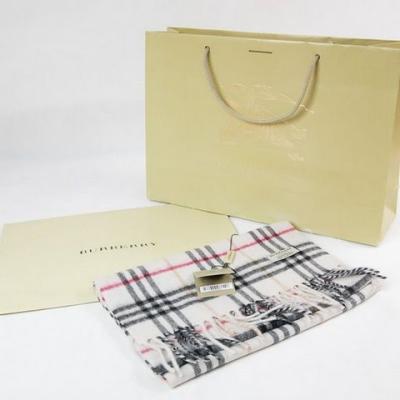 BURBERRY Scarf-16